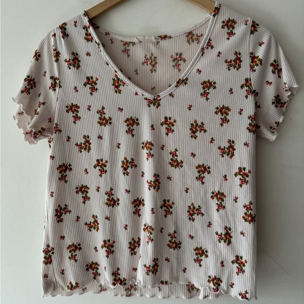 Olivia Rae Floral Ribbed Baby Tee‎